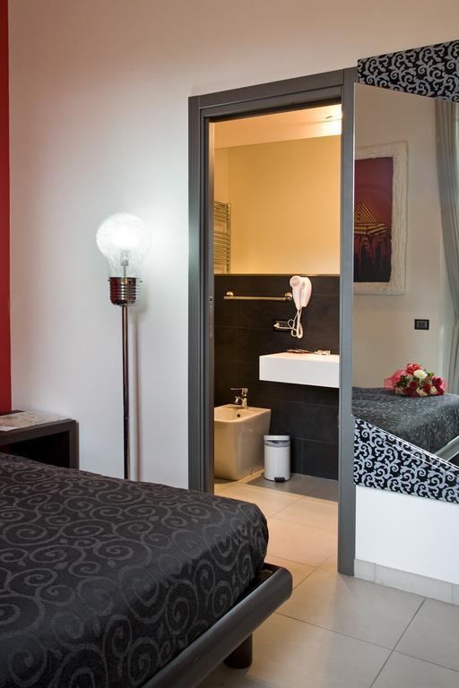 Crossing Roma 1 Hotel Ngoại thất bức ảnh