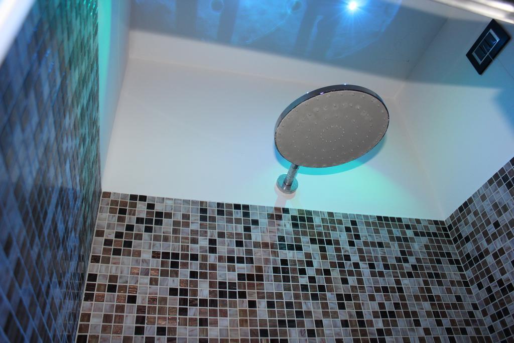 Crossing Roma 1 Hotel Ngoại thất bức ảnh