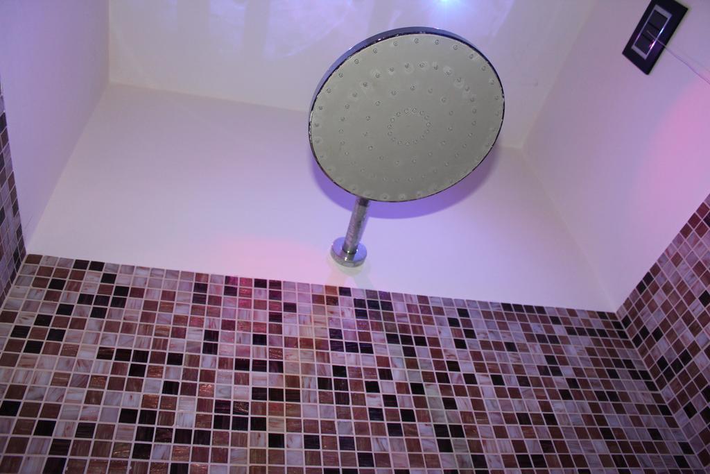 Crossing Roma 1 Hotel Ngoại thất bức ảnh