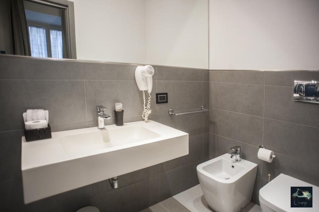 Crossing Roma 1 Hotel Ngoại thất bức ảnh