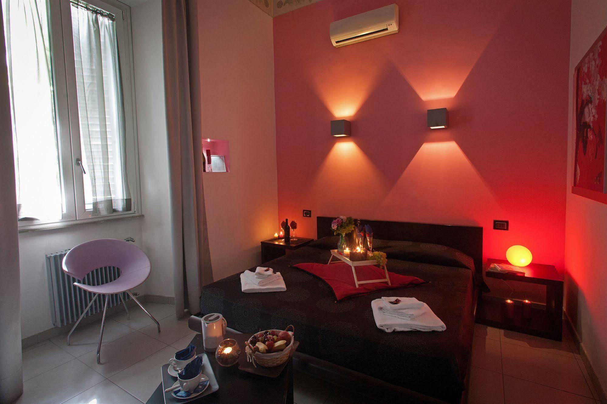 Crossing Roma 1 Hotel Ngoại thất bức ảnh